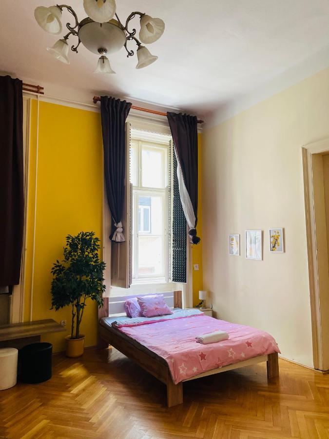 The Heart Of Budapest Hostel Εξωτερικό φωτογραφία